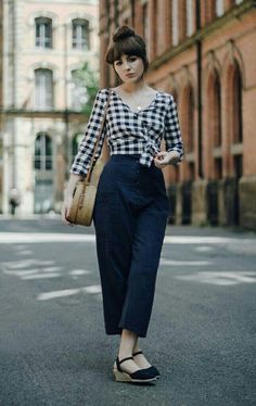 Style Parisienne, Quirky Fashion, Pantalon Large, Looks Vintage, Look Fashion, Spring Summer Fashion, Fashion Inspo Outfits