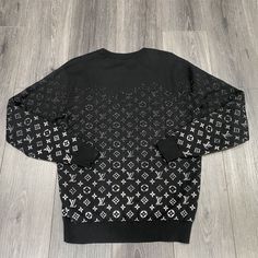 Size Small Us/ Eu 44-46. Chest 19 Length 25 Louis Vuitton Sweater, Sweaters Crewneck, Louis Vuitton Monogram, Black Color, Men Sweater, Louis Vuitton, Monogram, Black White, Crew Neck