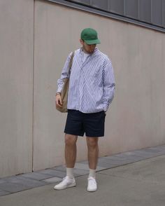 Normcore Outfits, Summer Wear Men, Effortless Look, Classy Streetwear, Mens Shorts Outfits, Mens Casual Outfits Summer, Smart Casual Men, Summer Shorts Outfits, Oversized Outfit