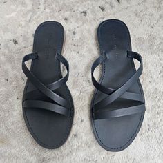 Madewell Black Boardwalk Crisscross Slide Sandal In Leather Style #: Am203 Color: True Black Sizes: 6 & 8.5 Women Bought From Nordstrom Rack Brand New W/Box Only Take Out For Pics Never Worn!! Black Cross Strap Sandals For Vacation, Black Cross Strap Beach Sandals, Black Non-slip Sandals For Vacation, Black Non-slip Sandals For Beach Season, Black Leather Beach Slides, Black Non-slip Slide Sandals, Black Adjustable Cork-bed Midsoles Sandals, Madewell Shoes, Black Slides