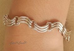 Chainmaille Jewelry Patterns, Fancy Bracelet, Wire Jewelry Patterns, Modern Silver Jewelry, Metal Jewelry Making, Handmade Silver Jewellery, Wire Bracelets, Wire Jewelry Tutorial, School Jewelry