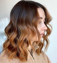 Brown Root Smudge, Highlights On Dark Brown Hair, Dark Copper Hair, Dark Copper Hair Color, Carmel Hair Color, Copper Brown Hair Color, Copper Blonde Hair Color, Copper Brown Hair, Copper Hair Dark