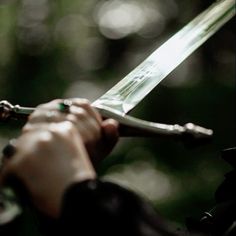 fanart wife | lee pace | legolas and | king icon | dark | hobbit | tolkien Green Royal Aesthetic Prince, Blonde Knight Aesthetic, Elven Prince Aesthetic, Fantasy Inspo Aesthetic, Green Prince Aesthetic, Forest Warrior Aesthetic, Medieval Lord Aesthetic, Swordsmanship Aesthetic, Fantasy Aesthetic Green