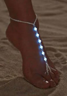 Beautiful, glow in the dark beaded anklet.  Complete your style with a pair of one of our stunning beach trousers and bright blazers.  Please allow up to 21 working days for the delivery of this item. In most cases delivery will be quicker. Bijoux Piercing Septum, Beaded Foot Jewelry, Jóias Body Chains, Ibiza Party, Ankle Jewelry, Eu Countries, Jewelry Fashion Trends, Toe Ring, Foot Jewelry