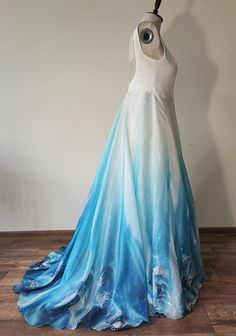 Water Themed Wedding Dress, Wedding Jumpsuits, Wedding Dress Skirt, Ombre Wedding Dress, Ocean Dress, Easy Bun Hairstyles For Long Hair, Plus Wedding Dresses, Skirt Beach, Ombre Wedding