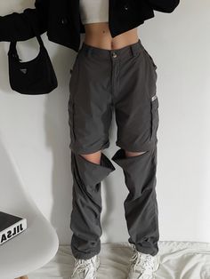 Cargo Outfit, Gym Fits, Korean Girl Fashion, Nara, Motocross, Korean Girl, Parachute Pants, Girl Fashion, Fashion Inspo