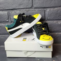 New With Box Never Worn Puma Kids, Unisex Shoes, Pumas Shoes, Yellow Black, Black N Yellow, Kids Shoes, Kids Shop, Shoes Sneakers, Yellow