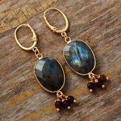 Charming Labradorite Stone Earrings - Moon Dance Charms Earring Unique, Bracelet Apple Watch, Gem Earrings, Hippie Earrings, Labradorite Jewelry, Labradorite Beads, Jewelry Wholesale, Lovely Earrings, Labradorite Pendant