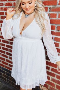 Short white dress relaxed fit. Boho transparent lace sleeves and deep v neck with button closure. Boho style white dress. Long Sleeved White Dress, Sleeved White Dress, Style White Dress, Dresses With Lace, Boho Country