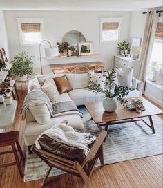 #farmhouseideas #farmhousehomedecor #farmhouse Neutral Boho Living Room, Modern Farmhouse Living Room Decor, Furnitur Ruang Keluarga, White Sectional, Interior Boho, Modern Farmhouse Living, Boho Living Room Decor, Modern Farmhouse Living Room, Neutral Living Room