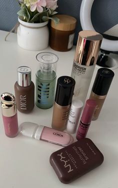 Makeup Routine Products, Obsessed Aesthetic, Skincare Girl, Lip Combos, Minimalist Makeup, Makeup Accesories, Makeup Is Life, Makeup Stuff, Makeup Hacks