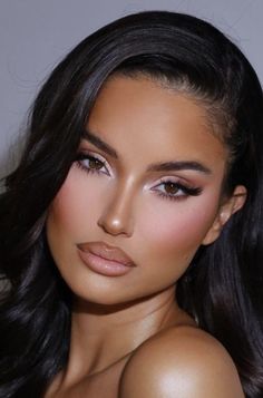 Grad Hair And Makeup, Prom Makeup Brown Girl, Makeup Wedding Guest Brunette, Eyeshadow Looks Natural Brown Eyes, Make Up For Light Eyes, Brown Eye Makeup Glam, Siren Makeup Brown Eyes, Graduation Makeup Dark Skin, Navy Makeup Look