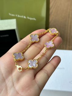 This stylish Gold Clover Bracelet Set adds a touch of luxury to any outfit. Clover Gifts, Gift Hacks, Clover Bracelet, Luxury Bracelet, Luxury Aesthetic, Craft Tutorial, Sister Birthday, Van Cleef, Bracelet For Women