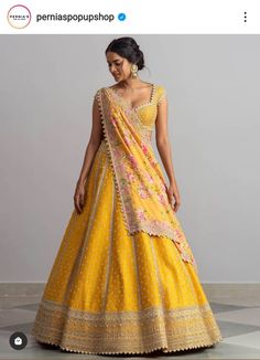 Yellow Lehanga Design, Raw Silk Lehenga Designer, Raw Silk Lehenga Wedding, Yellow Haldi Outfit For Bride, Haldi Lehenga For Bride, Yellow Silk Lehenga, Haldi Outfits For Bride, Traditional Lehenga Designs, Haldi Outfit For Bride