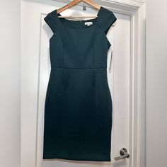 Reposhing This Item I Purchased From @Pipermeadow. Item Is Still Nwt. It Wasn’t A Fit For Me. Questions? Leave A Comment Below! Concert Wedding, Summer Long Sleeve, Preppy Office, Model Pics, Style Reference, Ladies Night, Fall Color, Model Pictures, Hunter Green