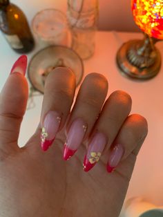 Cinzia Bayliszullo Nails, French Nails With Flowers, Summer Aesthetic Nails, Nails With Flowers, Pink French Nails, Celebrity Costumes, Beautiful Nail Polish, Color For Nails, French Flowers