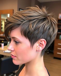 30 Chic & Modern Pixie Short Haircut Inspirations Pixie Short Haircut, Ash Blonde Pixie, Trendy Pixie Haircut, Short Hair Back View, Hairstyle Pixie, Short Haircuts Ideas, Spikey Short Hair, Modern Pixie, Short Hair Back