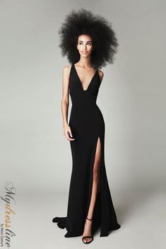 Low Back Formal Dress, Couture Evening Dress, Plastic Dress, Stunning Gowns, Dress Cover, One Piece Dress, Plunging Neckline, Low Back, Evening Gown