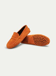 These Aurélien Moccasins Driving Shoes Orange for Women Size 7 symbolize Mediterranean style and ultimate comfort. A combination of traditional details and a contemporary twist. This model is made in  Suède. The  Shoes are made entirely by hand in Italy. For exclusive, luxurious and handmade Italian Shoes you've come to the right place at Aurélien! Womens Driving Loafers, Moccasins For Men, Shoes Orange, Moccasins Mens, Italian Shoes, Driving Loafers, Loafer Sneakers, Desert Boots, Driving Shoes