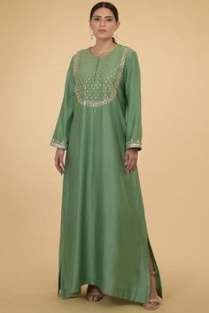 Shop for Talking Threads Green Chanderi Kaftan for Women Online at Aza Fashions Green Kaftan, Capsule Wardrobe Women, Embroidered Kaftan, Kaftan Dresses, Independance Day, Chic Holiday, Holiday Resort, Maggie Sottero, Allure Bridal