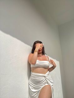 Beach Outfits Curvy Women, Midsize Swimwear Aesthetic, Chubby Beach Outfit, Swimwear For Chubby, 90s Fashion Outfits Plus Size, Chubby Style Summer, Short And Curvy Outfits, Plus Size Goth Outfits, Goth Outfits Plus Size