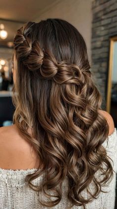 Cute Brown Hairstyles, Brown Hairstyles Medium, Cute Wavy Hairstyles, Boho Bridesmaid Hair, Hairstyles With Curled Hair, Bridesmaids Hairstyles, Style Of Hair, Pretty Hair Styles