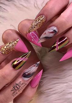 Chrome Nails With Pink Tips, Chrome Nails Ideas, Gold Stiletto Nails, Pedicure Designs, Chrome Nail, Stiletto Nails Designs, Glam Nails, Beautiful Nail Designs, Pedicures