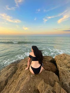 beach 
waves
sun
vsco Beach Poses Instagram Plus Size, Plus Size Beach Photoshoot, December Mood, Swimsuit Aesthetic, Pool Outfits, Plus Size Beach, Fotos Ideas