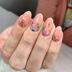 Spectacular Floral Nail Designs Ideas 2023Designs for Women Funky Nail Designs, Vintage Nails, Flower Nail Designs, Cute Gel Nails, Birthday Nails, Summer Nail