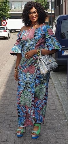 Congolese Women, Kitenge Fashion, African Designs, African Fashion Skirts, Ankara Gown Styles, African Print Dress Designs, African Fashion Traditional, African Fashion Ankara, African Fashion Women Clothing