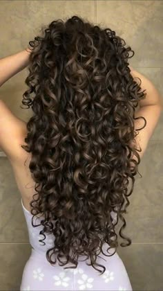 Spiral Curls For Long Hair, 2c 3a Curly Hair, 2b Curls, 2c 3a Hair, Curly Hair 2c, 2c Curly Hair, Beautiful Wavy Hair, Perm Ideas, Tips For Curly Hair