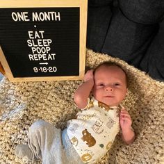 First Month Pictures Ideas, Newborn One Month Quotes, One Month Old Milestones Photo Ideas, Boy 1 Month Photo Ideas, 1st Month Photoshoot Ideas At Home, One Month Milestones Baby Photos, One Month Old Photoshoot At Home, Baby Boy Monthly Milestone Ideas, 1 Month Picture Ideas