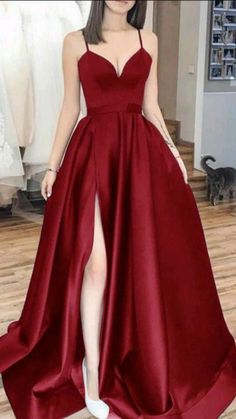 Hot Prom Dress, Gaun Fashion, Prom Long, Prom Dress Inspiration, Cute Prom Dresses, Red Prom, Pretty Prom Dresses, Grad Dresses, Black Prom Dresses