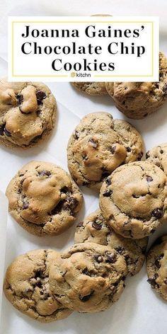 there are chocolate chip cookies on the white plate next to each other with text overlay that reads, joanna garnes's chocolate chip cookies