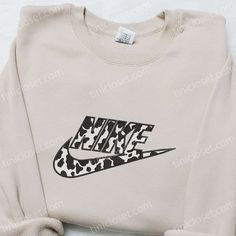 Cow Parrtern x Nike Embroidered Hoodie, Inspired Nike Embroidered Shirt, Best Gift for Family Cow Print Sweater, Nike Inspired, Best Family Gifts, Maroon Hoodie, Embroidered Shirts, Nike Sweats, Nice Clothes, Nike Brand, The Cow