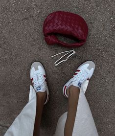 Adidas Samba White, Dr Shoes, Leather Satchel Bag, Top Handle Handbags, Red Adidas, Looks Chic