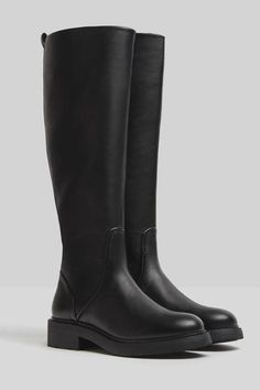 Black Flat Knee High Boots, Flat High Boots, Bershka Boots, Long Black Boots, Black Flat Boots, Black Knee Boots, Knee High Boots Flat, Black High Boots, Black Knee High Boots