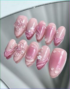 Before you think that easy nail designs are doomed to look cheap, let us show you some magnificent ideas you can do in just three steps. No one will guess it’s DIY! Mauve And White Nails, Hand Painted Press On Nails, Cute 3d Nails, Rose Colored Nails, Nails Press On, 3 D Nails Designs, Simple Design Nails, Pink Princess Nails, Aesthetic Nail Design