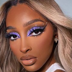 Bold Makeup Looks For Photoshoot, Dramatic Eye Makeup Looks, Purple Makeup Looks For Black Women, Dark Skin Makeup Looks, Artistic Eye Makeup, Eye Makeup Cute, Purple Makeup Ideas, Makeup For Photoshoot, Dramatic Makeup Looks