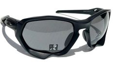 NEW Oakley PLAZMA in Matte Black with PRIZM Grey Lens Sunglasses! Brand NEW & Authentic Oakley! Model: PLAZMA 9019-01 Size: 59mm- 18mm-126mm Compare at $200.00 Buy them today and $AVE! Included: Oakley box, soft microfiber cleaning clot, and paperwork inbox. Oakley PLAZMA does it with style like no other. They bring together world-class design with the world's finest materials to product a sunglass that is comfortable, lightweight, and sculptured with cutaways and inlays for a look that is full Modern Black Sunglasses For Skiing, Black Sunglasses With Uva Protection For Skiing, Black Sunglasses With Uva Protection For Cycling, Modern Black Sunglasses For Cycling, Black Sunglasses With Mirrored Lenses For Cycling, Black Mirrored Sunglasses For Cycling, Modern Black Cycling Sunglasses, Black Polarized Sunglasses For Cycling, Oakley Eye Jacket