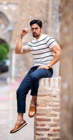 Gym Men Motivation, Summer Business Attire, Men Fashion Photoshoot, Business Casual Summer, Belgian Style, Men Stylish Dress