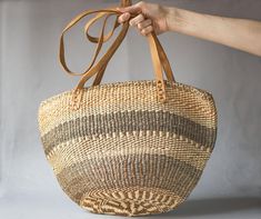 Beige Brown Sisal Bag. Woven Bag Vintage. Ethnic Tote Woven Fiber. Beach Bag Striped. Shopping bag. African Style Handmade Boho Bag Big Sisal Bags, Toto Bag, Plastic Crochet, Wooden Trim, Upcycled Clothes, Weaving Loom, Fashion Blogs, Retail Store Design, African Style