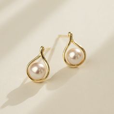 Material: Akoya Pearl, 18K gold Akoya Pearl saltwater cultured pearl Size of pearl: 2 Akoya pearls, each 5.0-5.5mm Handpicked of every pearl, only the top 1% of pearls are selected Handcrafted Lifetime warranty Studs Earrings, Akoya Pearls, Pearl Size, 18k Gold, White Gold, Stud Earrings, Chain, Gold