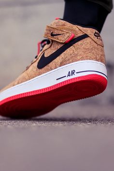 AF1 Cork #nike #sneakers Sneaker Trend, Nike Air Force 1 Mid, Sneakers Vans, Nike Shoes Cheap, Nike Air Force 1 07, Sneakers Mode, Nike Free Runs