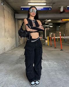 Grunge Techno Outfit, Rave Street Style, Masculine Rave Outfits, Breakaway Music Festival Outfits, Music Festival Outfits Black Women, Grunge Festival Outfit, Grunge Rave Outfits, Matrix Party, Raver Girl Outfits