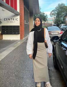 Maxi Dress Hijab Outfits, Long Skirt Outfits For Summer Hijab, Comfy Hijab Outfit, Hejap Style Outfit Summer 2023, Long Skirt Hijab Outfits, Skirt Hijab Outfit Summer, Hijab Summer Dress, Modest Uni Outfits, Muslim Skirt Outfit