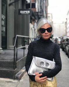 Grace Ghanem, Pierce Brosnan, Ageless Style, Women Bags Fashion, Jw Anderson, Content Ideas, Silver Style, Grey Hair