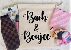 an image of a bag and some items on a table with the words bach & boie