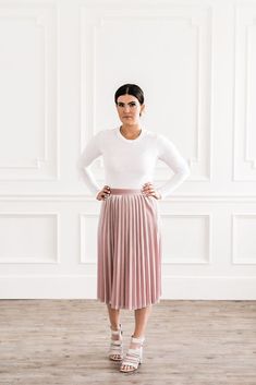 Feminine Fitted Midi Pleated Skirt, Elegant Pink Mini Skirt For Fall, Elegant Velvet Party Skirt, Fitted Velvet Mini Skirt, Chic Velvet Party Skirt, Jw Fashion, Cream Skirt, Rose Velvet, Velvet Skirt