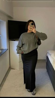 Long Skirts With Belts, Black Maxi Skirt Outfit Ideas Winter, Long Skirts And Sweaters Outfit, Sweaters And Long Skirts, Uni Outfits Black Women, Modest Sixth Form Outfits, Styling Black Maxi Skirt, Apostolic Aesthetic, Long Black Skirt Winter Outfit